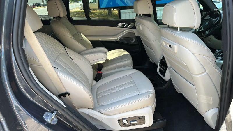 2021 BMW X7 M50i