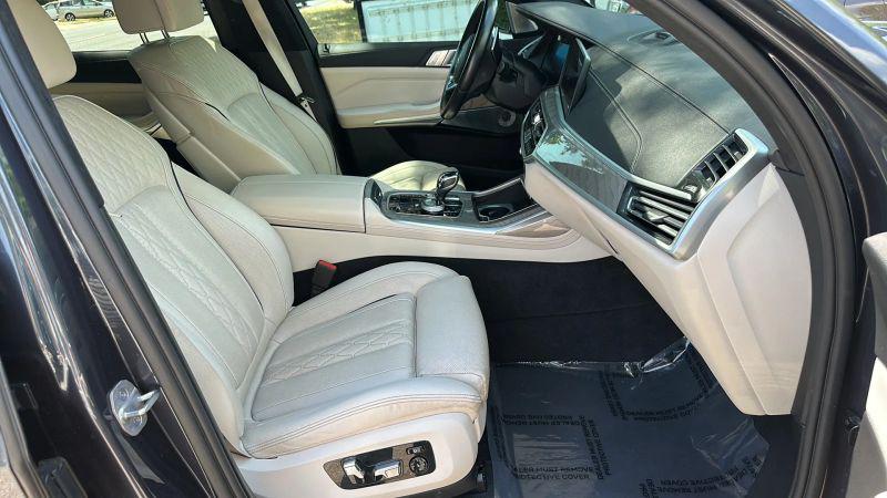 2021 BMW X7 M50i
