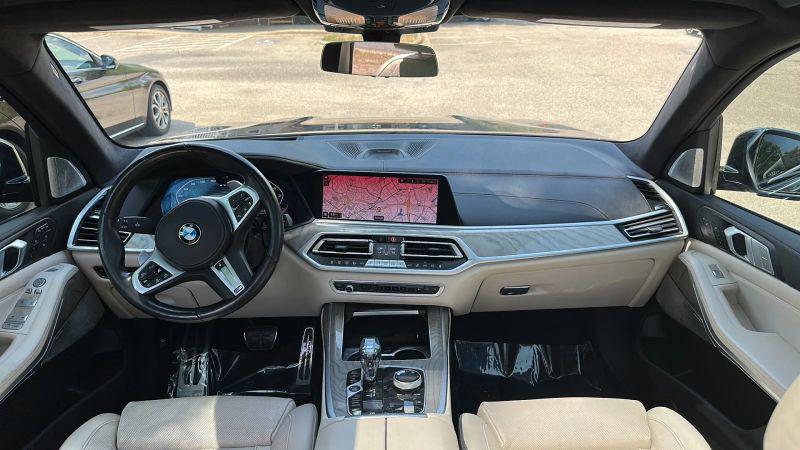 2021 BMW X7 M50i