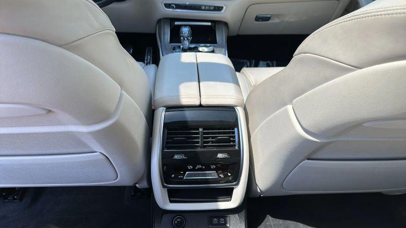 2021 BMW X7 M50i