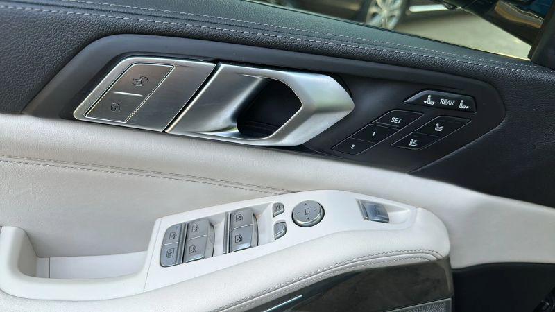 2021 BMW X7 M50i