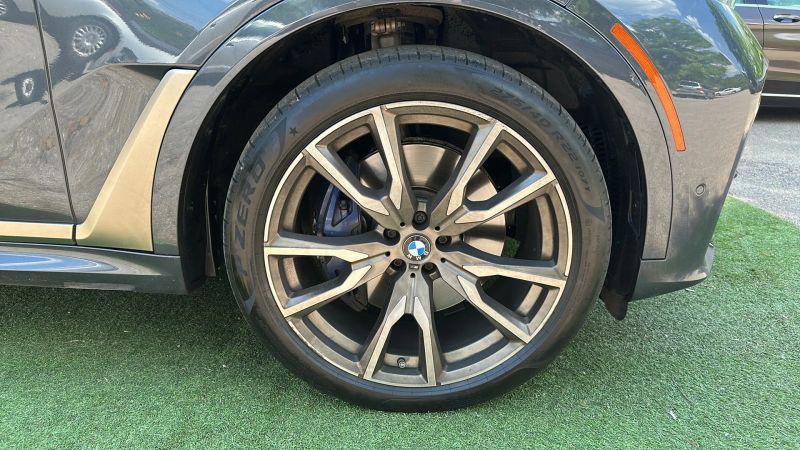 2021 BMW X7 M50i