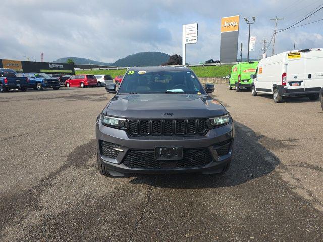 2023 Jeep Grand Cherokee Altitude 4x4 2023 Jeep Grand Cherokee Altitude 4x4