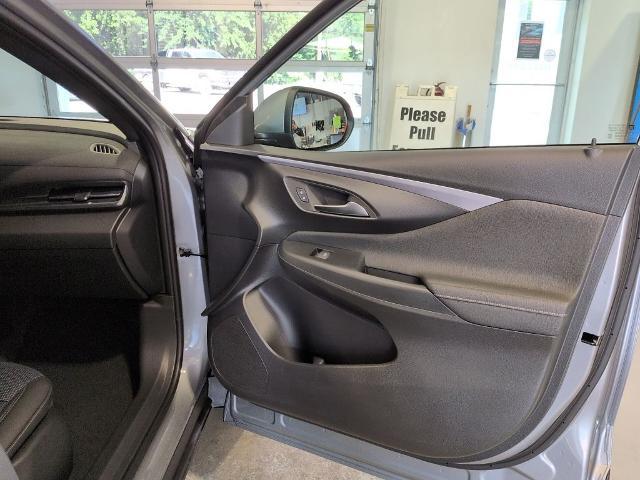 2026 Buick NV Preferred FWD