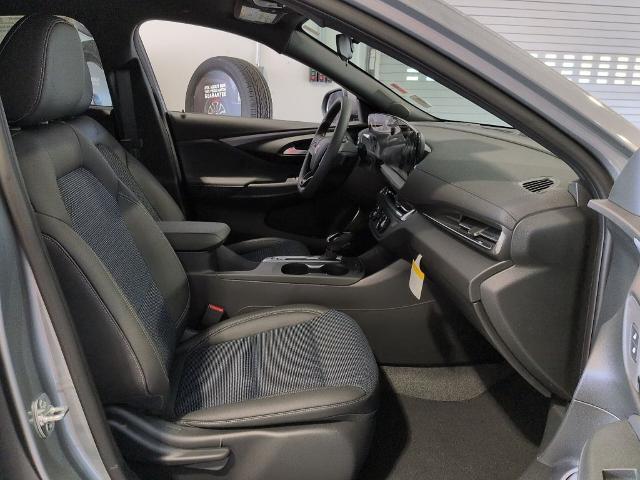 2026 Buick NV Preferred FWD