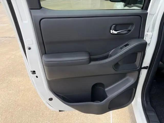 2026 Nissan Frontier Crew Cab SV 4x2