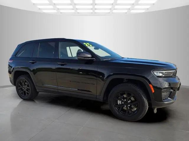 2025 Jeep Grand Cherokee Altitude 4x4