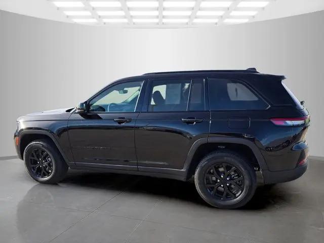 2025 Jeep Grand Cherokee Altitude 4x4