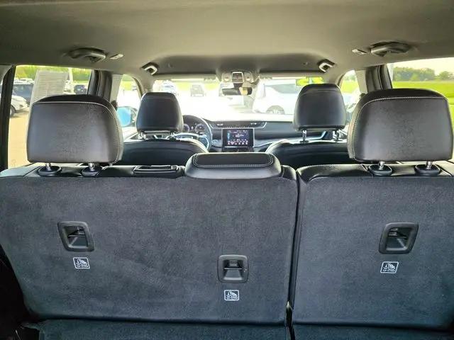 2025 Jeep Grand Cherokee Altitude 4x4