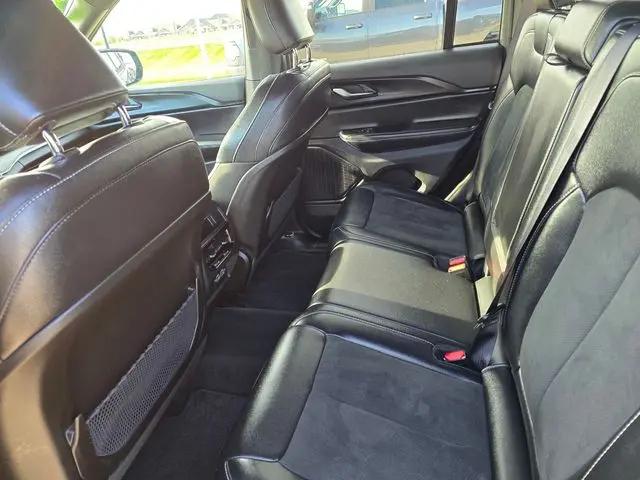 2025 Jeep Grand Cherokee Altitude 4x4