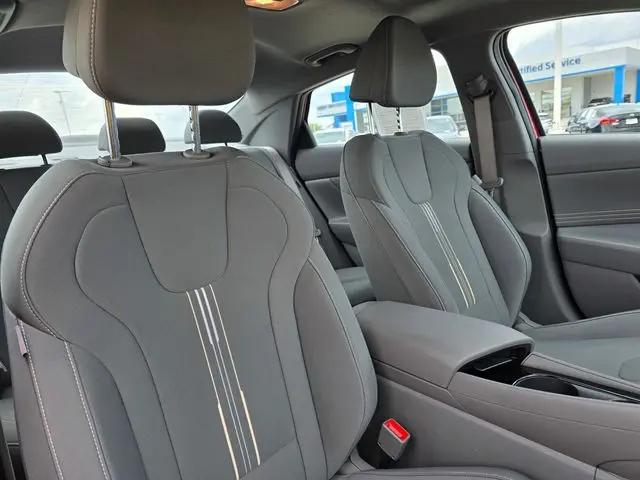 2025 Hyundai Elantra SEL Convenience