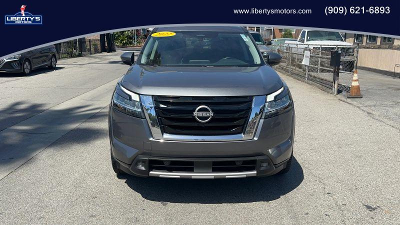 2022 Nissan Pathfinder SL 2WD