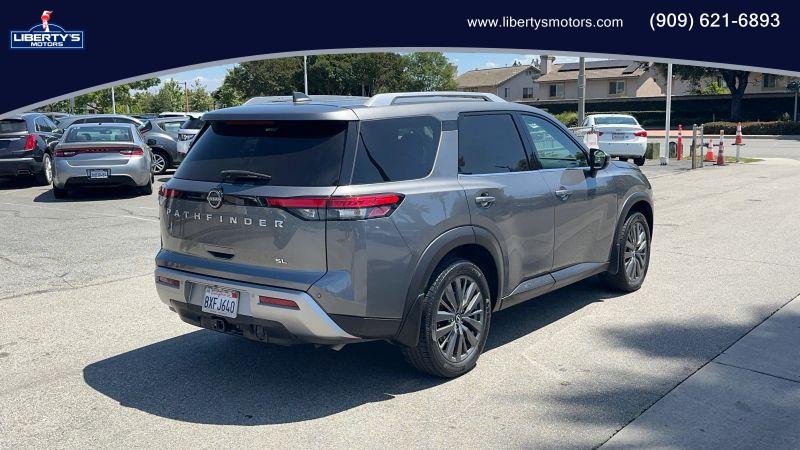 2022 Nissan Pathfinder SL 2WD
