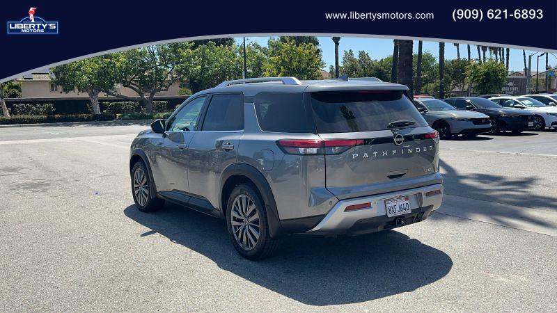 2022 Nissan Pathfinder SL 2WD