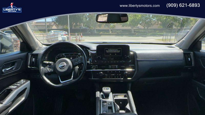 2022 Nissan Pathfinder SL 2WD