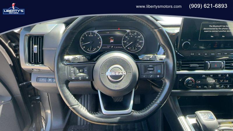 2022 Nissan Pathfinder SL 2WD