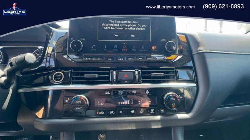 2022 Nissan Pathfinder SL 2WD