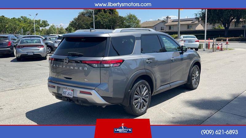 2022 Nissan Pathfinder SL 2WD