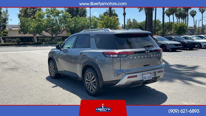 2022 Nissan Pathfinder SL 2WD