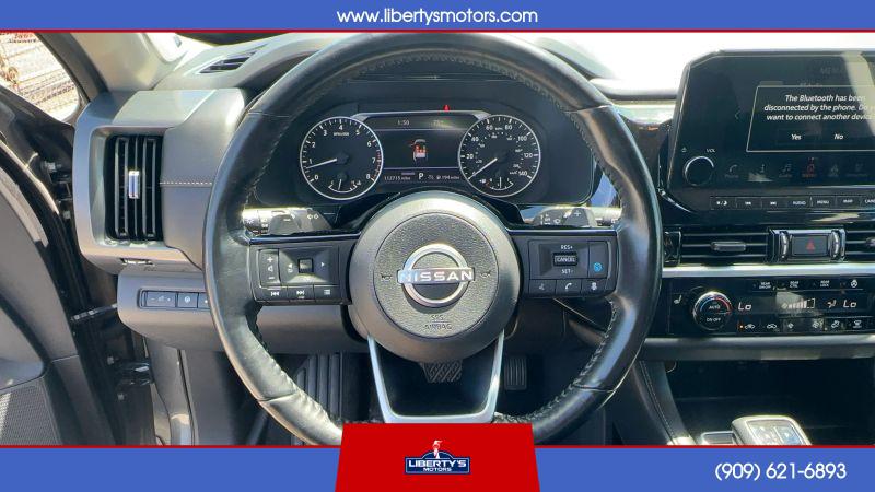 2022 Nissan Pathfinder SL 2WD