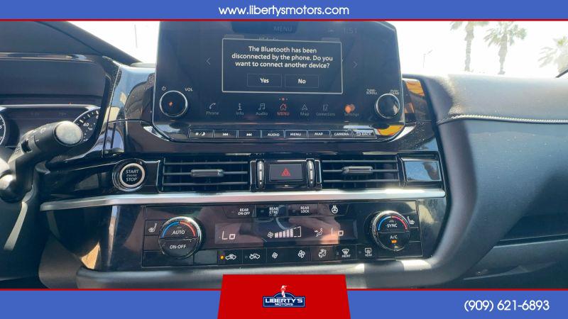 2022 Nissan Pathfinder SL 2WD