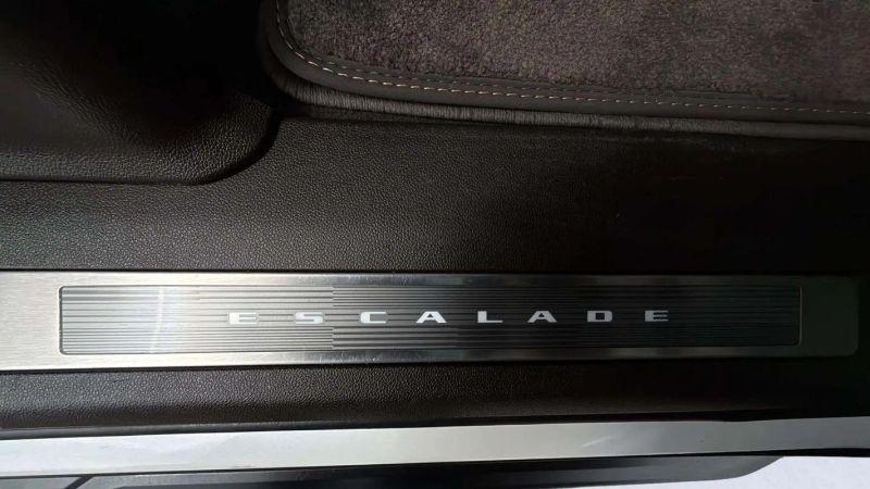 2023 Cadillac Escalade 4WD Premium Luxury
