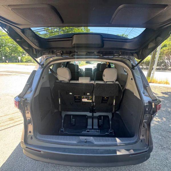 2024 Toyota Sienna LE