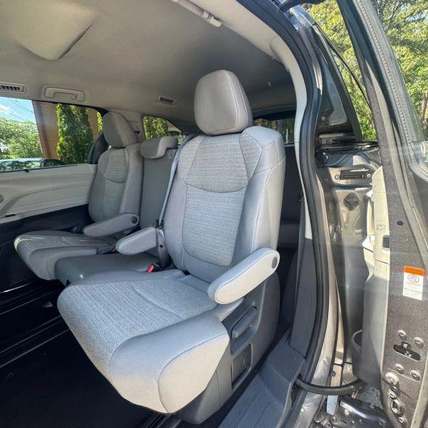 2024 Toyota Sienna LE