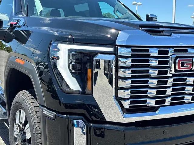 2026 GMC Sierra 2500HD Crew Cab, Standard Bed, Denali, 4WD