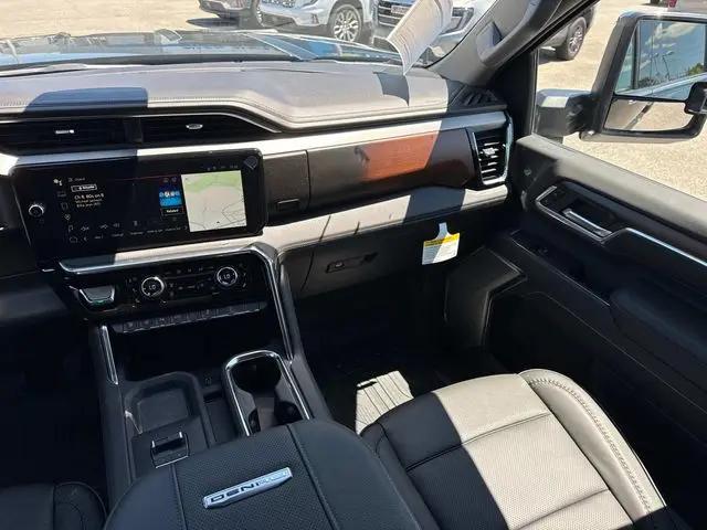 2026 GMC Sierra 2500HD Crew Cab, Standard Bed, Denali, 4WD