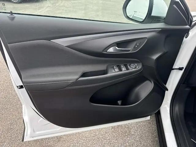 2026 Buick NV Preferred FWD