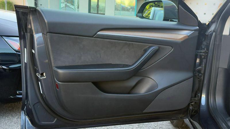 2022 Tesla Model 3 Rear-Wheel Drive