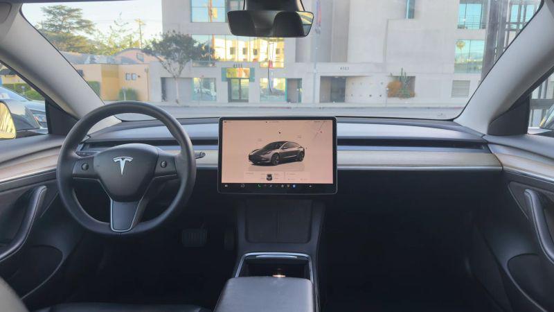 2022 Tesla Model 3 Rear-Wheel Drive