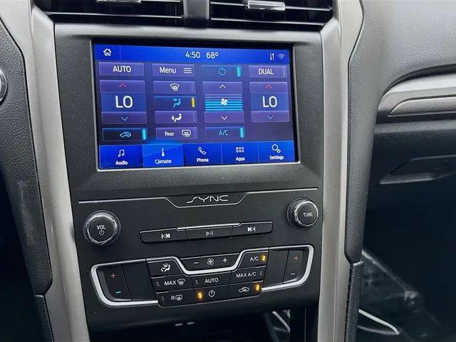 2020 Ford Fusion SE