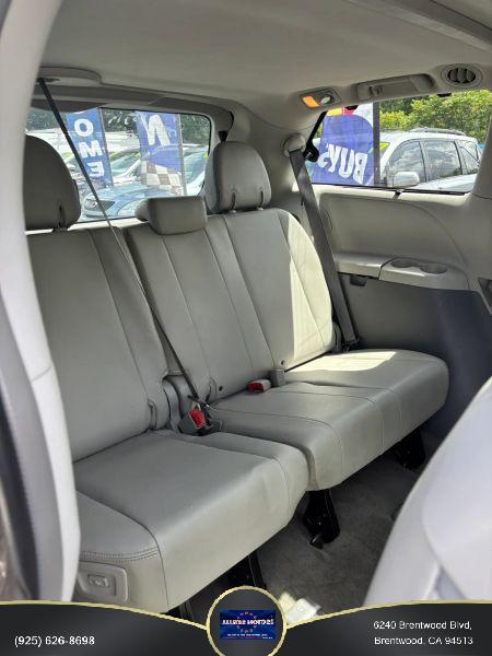 2013 Toyota Sienna Limited V6 7 Passenger