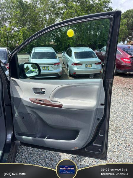 2013 Toyota Sienna Limited V6 7 Passenger