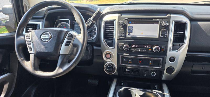 2017 Nissan Titan SV