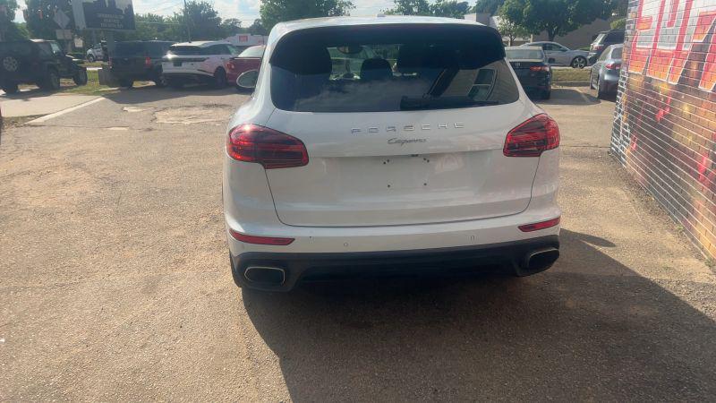 2016 Porsche Cayenne Base