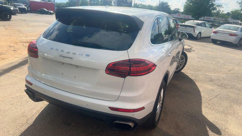 2016 Porsche Cayenne Base