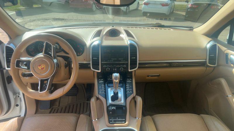 2016 Porsche Cayenne Base