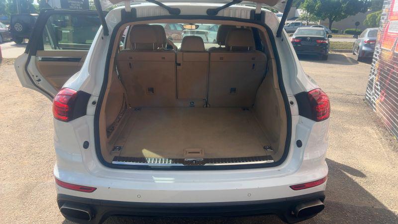 2016 Porsche Cayenne Base