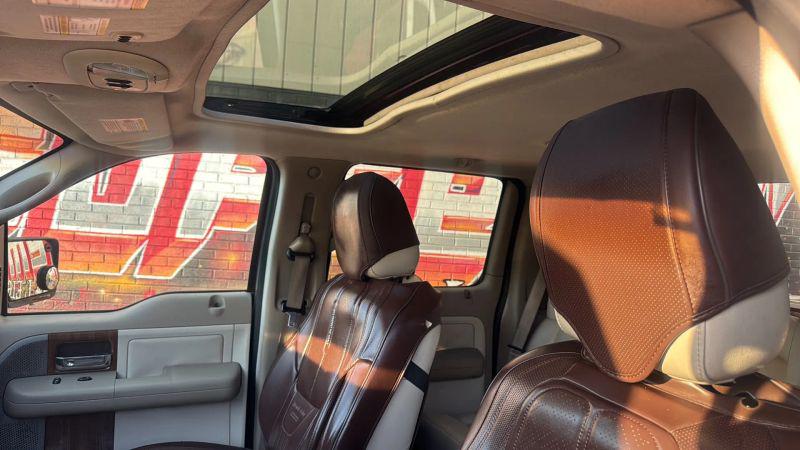 2004 Ford F-150 LARIAT