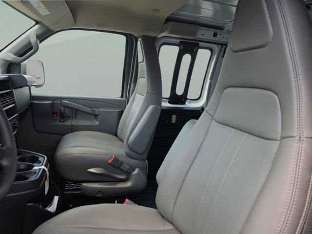 2026 Chevrolet Express Cargo Van 2500 Regular Wheelbase, WT, RWD