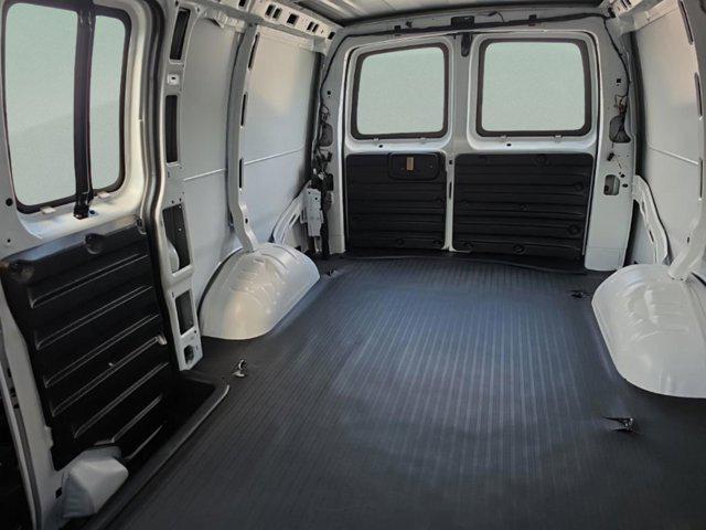 2026 Chevrolet Express Cargo Van 2500 Regular Wheelbase, WT, RWD
