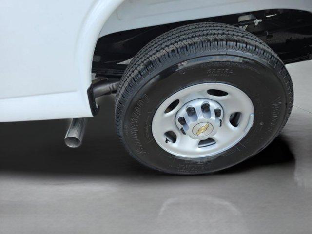 2026 Chevrolet Express Cargo Van 2500 Regular Wheelbase, WT, RWD