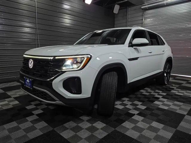 2024 Volkswagen Atlas Cross Sport 2.0T SE w/Technology