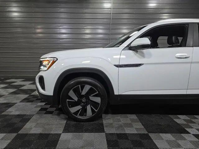 2024 Volkswagen Atlas Cross Sport 2.0T SE w/Technology