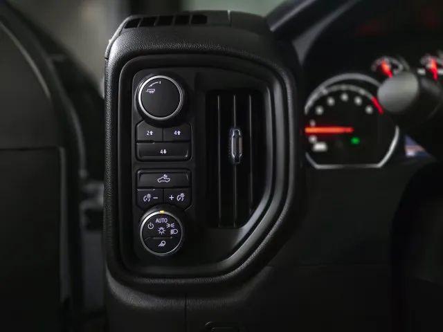 2022 Chevrolet Silverado 2500HD 4WD Crew Cab Standard Bed Custom