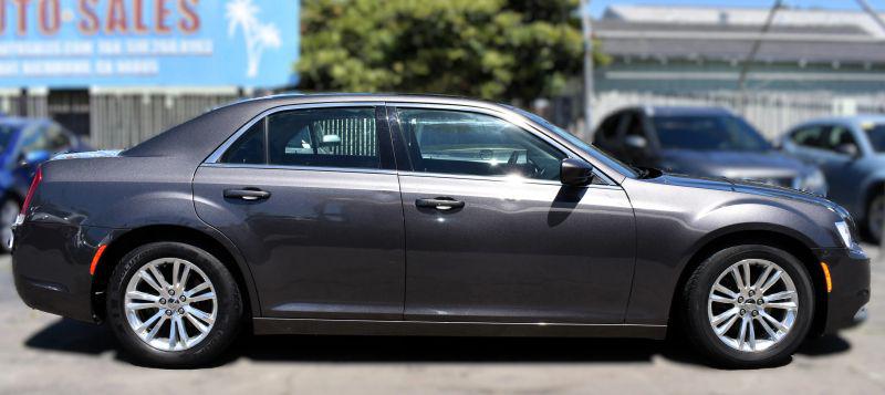 2017 Chrysler 300 Limited