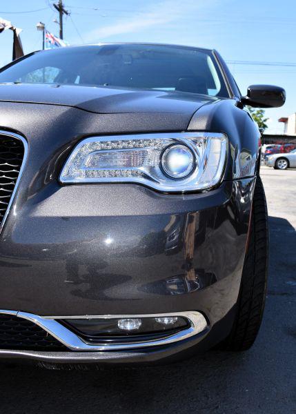 2017 Chrysler 300 Limited